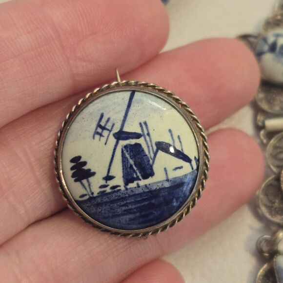 Vintage Dutch Delft Blue Jewelry Set + Mini Clogs Holland Windmill Motif 4 item - Picture 8 of 10